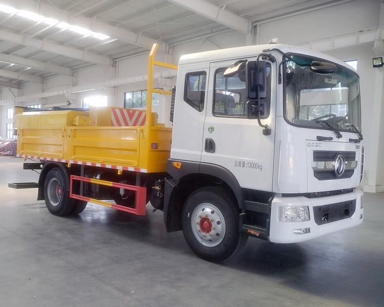 東風(fēng) D9防撞緩沖車(chē)